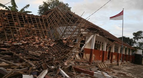 Magnitude 5.6 earthquake leaves at least 162 dead in Indonesia